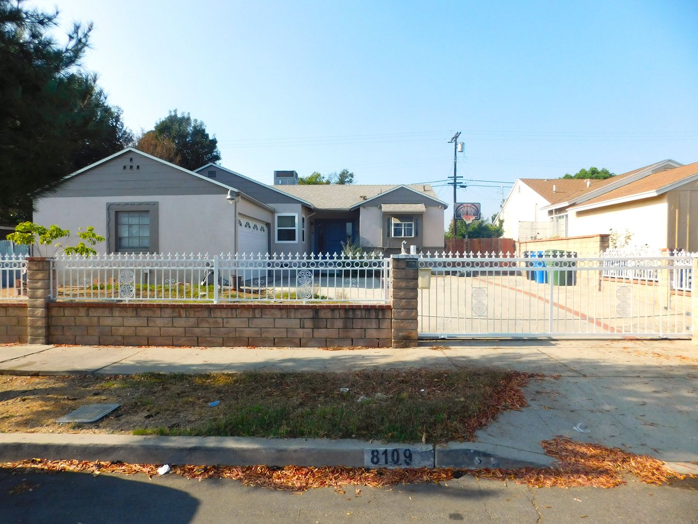 Panorama City House: 8109 Brimfield Ave
