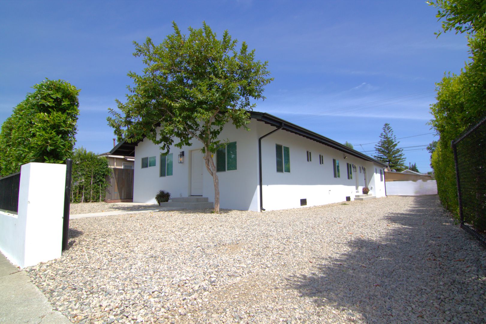San Fernando Apartment: 216 Harding Ave
