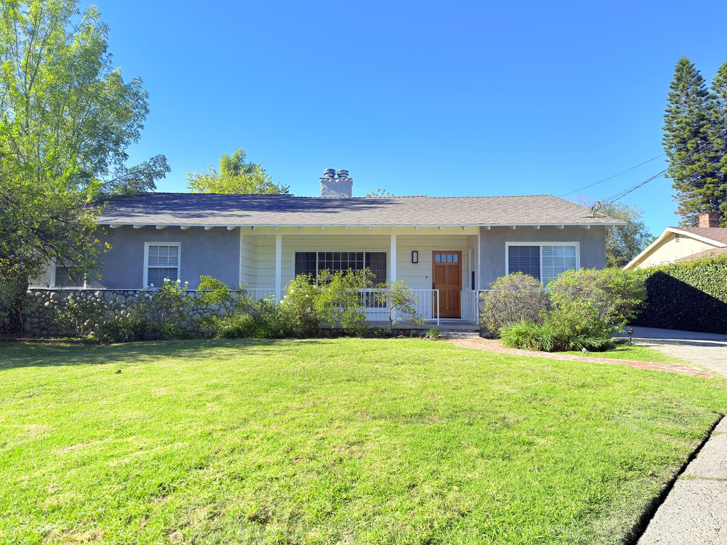 North Hills House: 8821 Aqueduct Ave