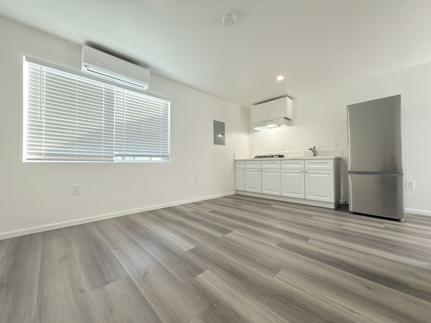 San Fernando House: 639 Griffith St