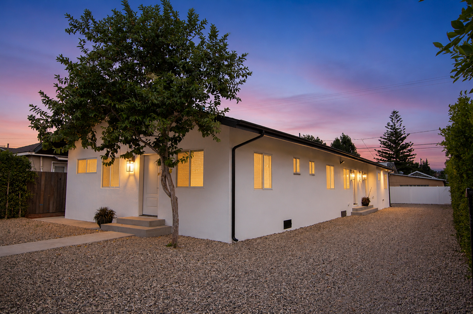 San Fernando Apartment: 216 Harding Ave