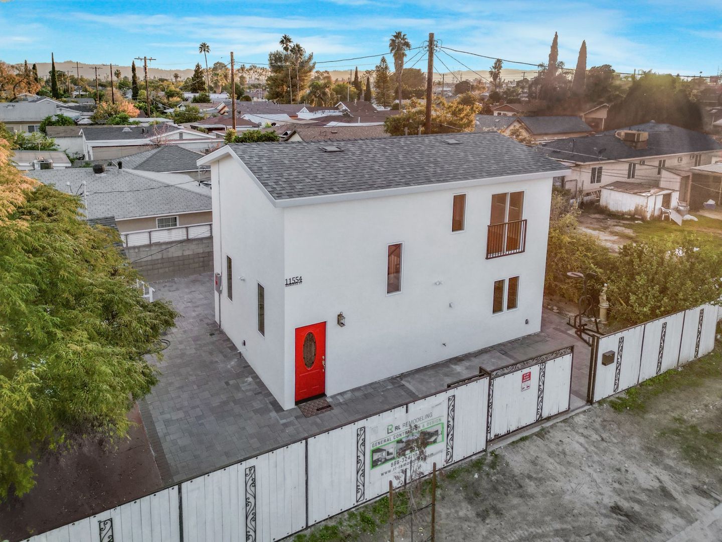 North Hollywood House: 11554 Arminta St