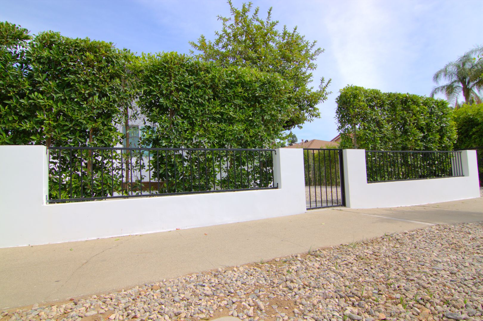 San Fernando Apartment: 216 Harding Ave