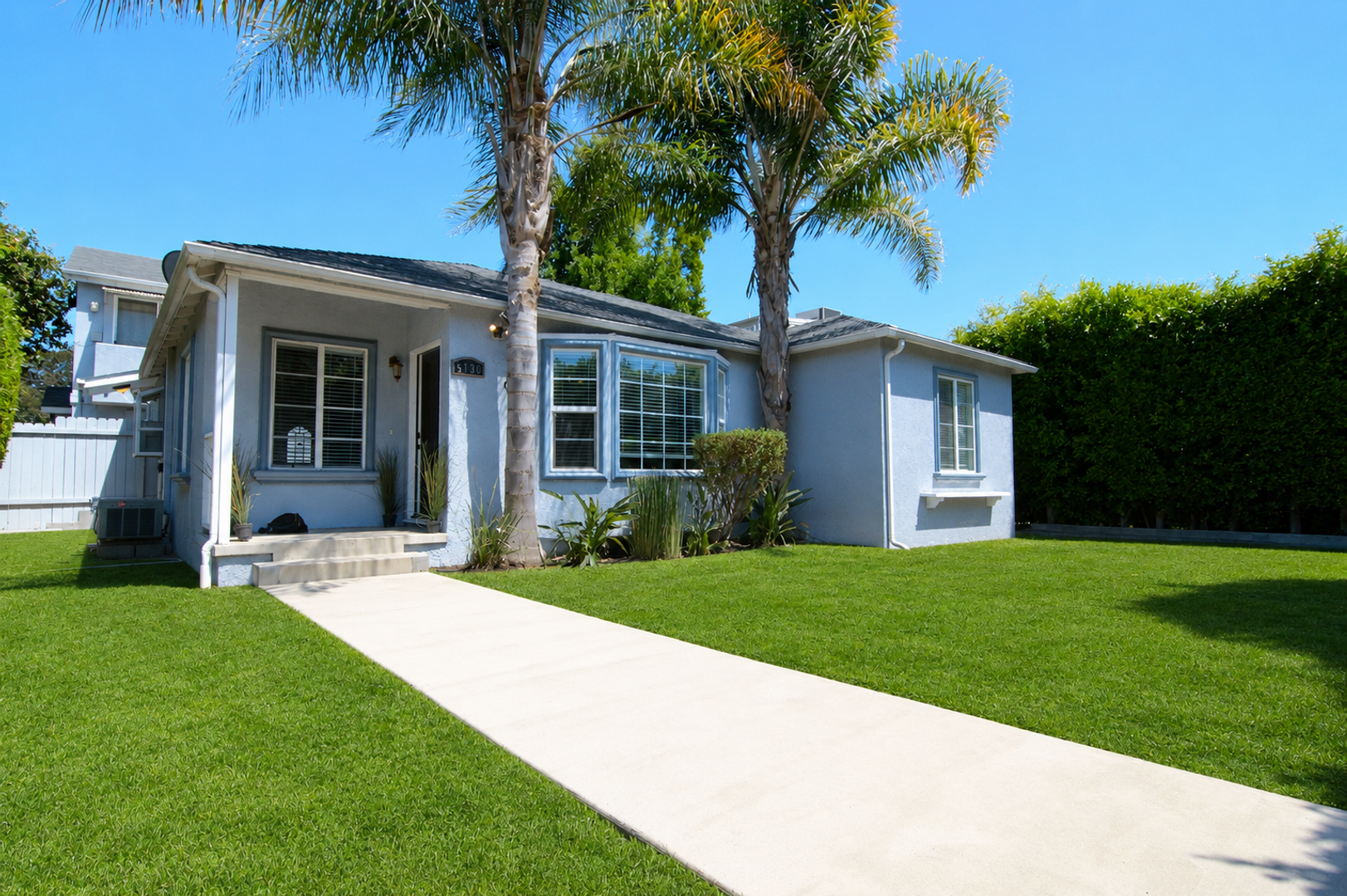 Lake Balboa House: 6730 Balboa Blvd