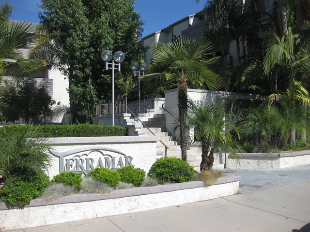 Winnetka Condo: 20253 Keswick St #135