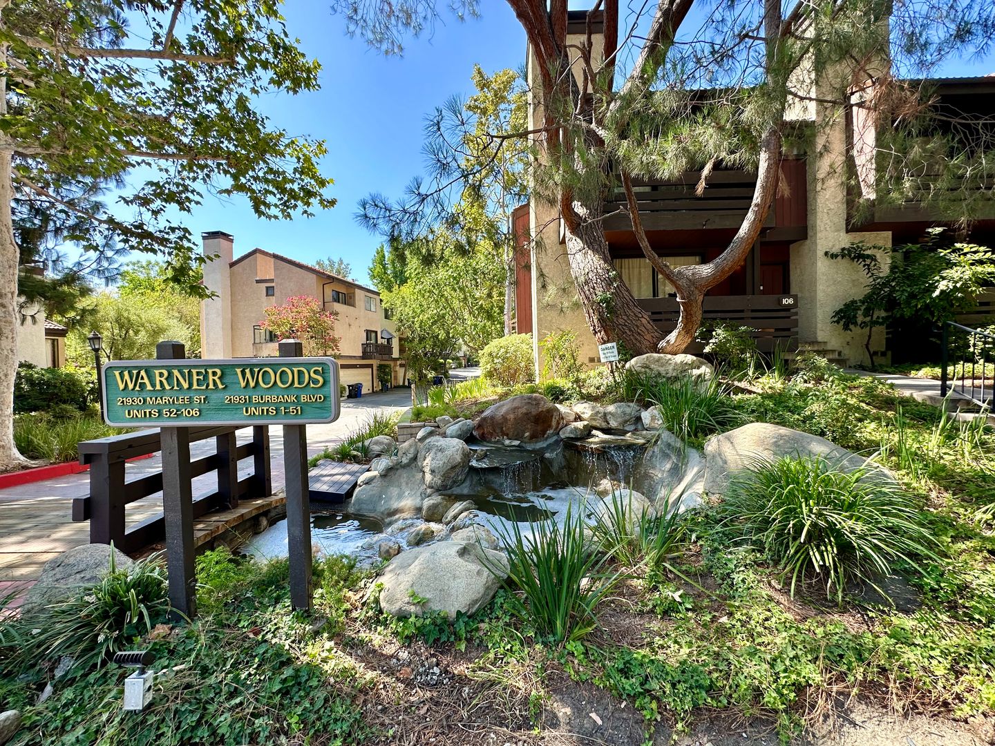 Woodland Hills Townhome: 21930 Marylee Street Unit 53