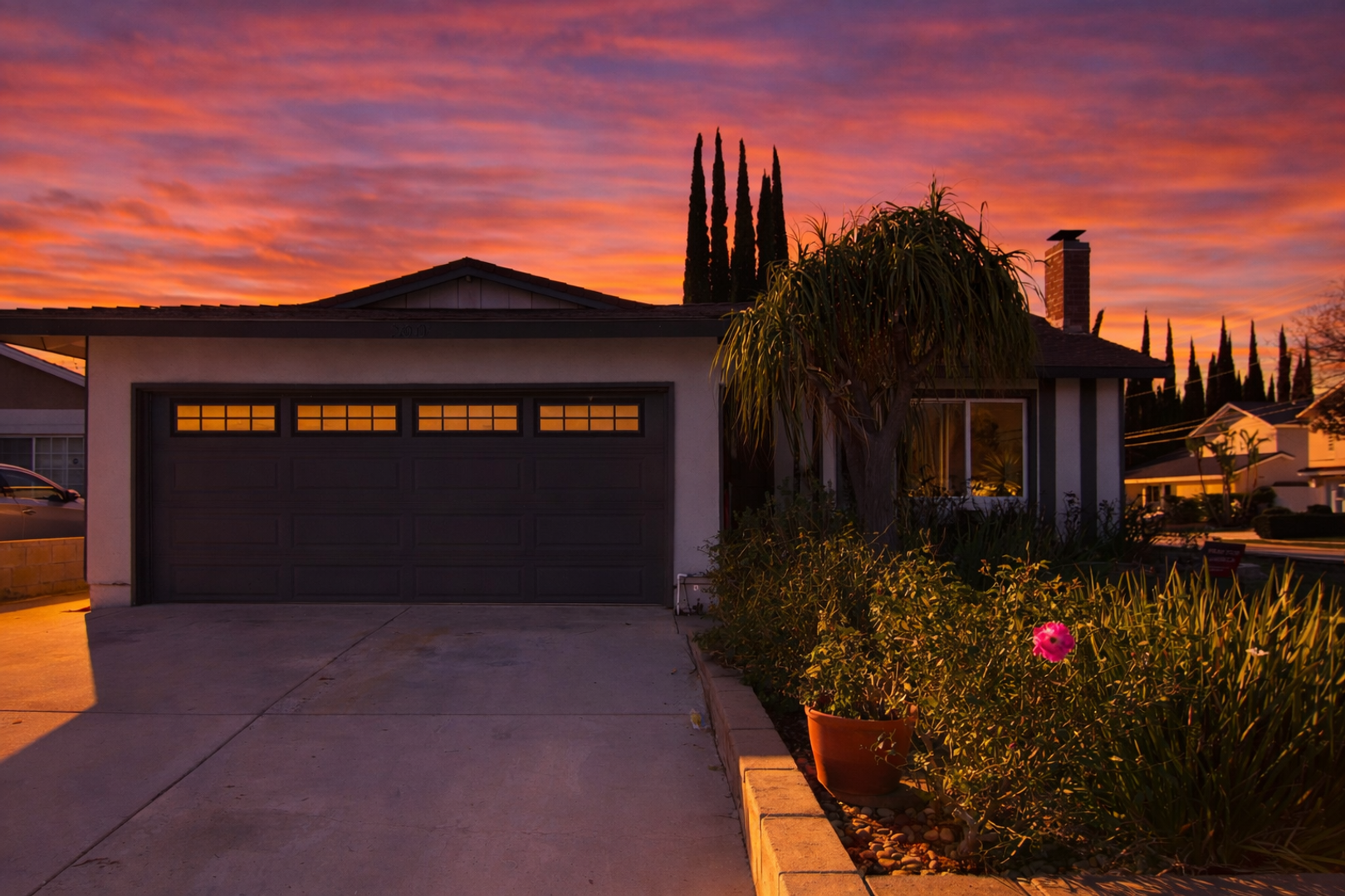 Simi Valley House: 5604 Bloomfield Ave