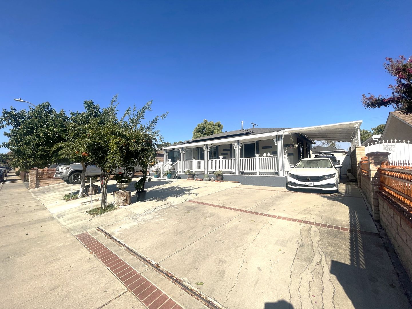 Panorama City House: 8824 Tyrone Ave