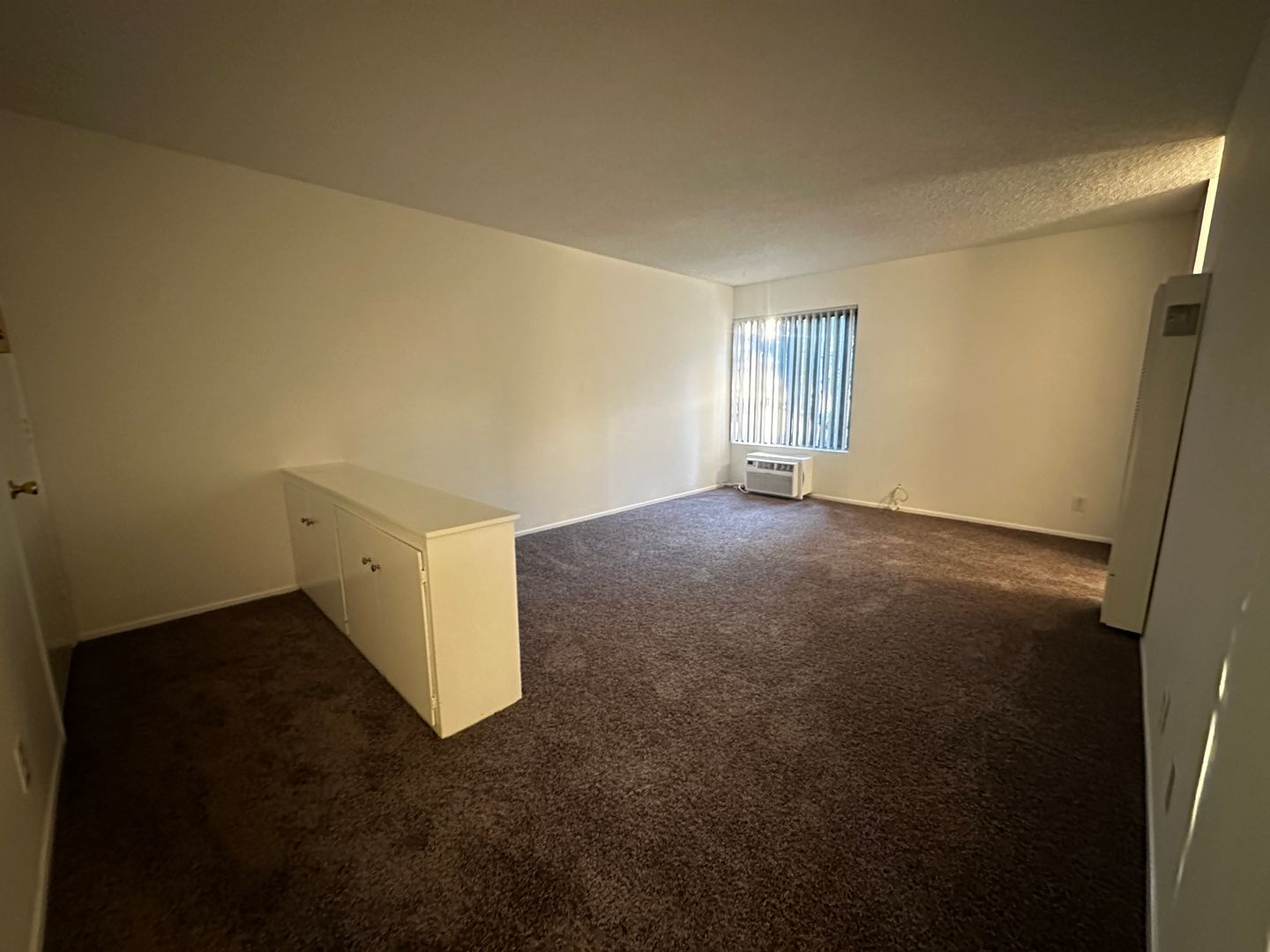 North Hollywood Apartment: 5022 Riverton Ave