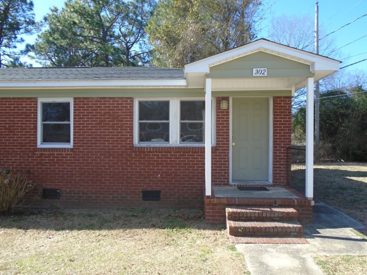 Fayetteville Apartment: 302 Old Shaw Rd.
