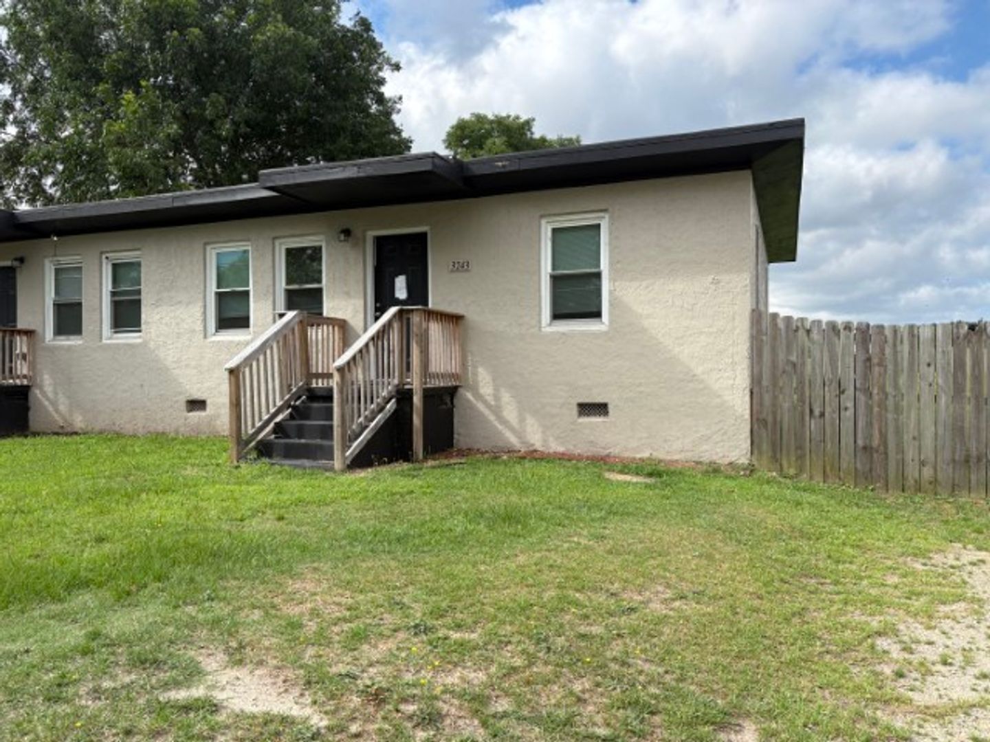 Fayetteville House: 3243 Chandler St.