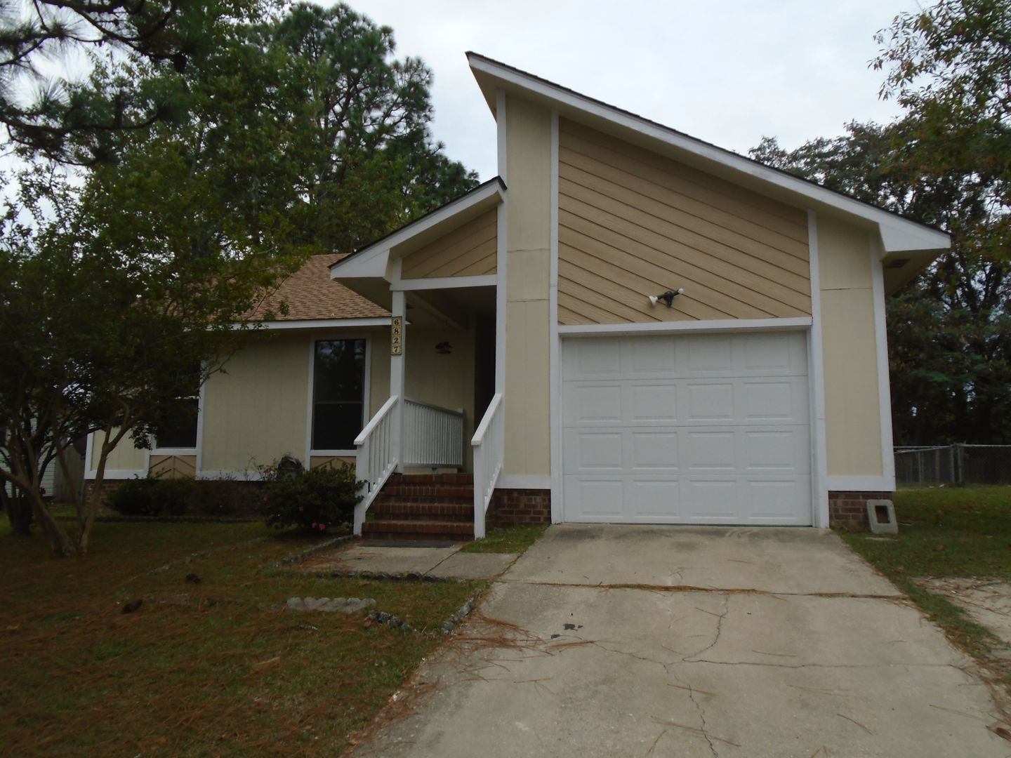 Fayetteville House: 6827 Kizer Dr.