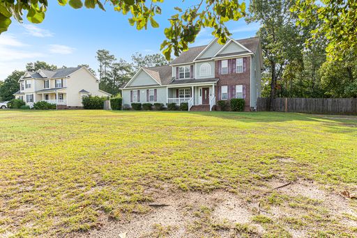 4 Bedrooms with a Bonus Room! 2-Story Home in the Persimmon Hill Subdivision! Move In Ready!! – photo 1