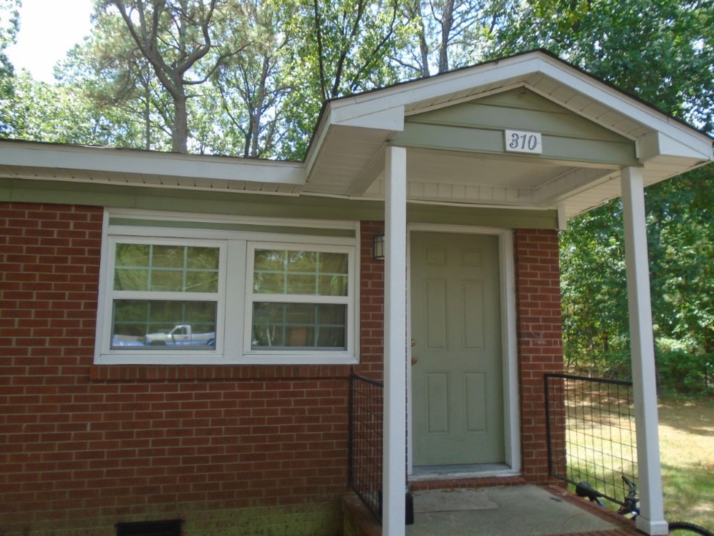 Fayetteville Apartment: 310 Old Shaw Rd.