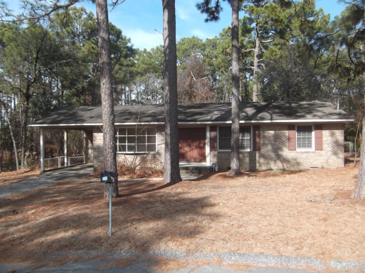 Fayetteville House: 644 Clayton Dr.