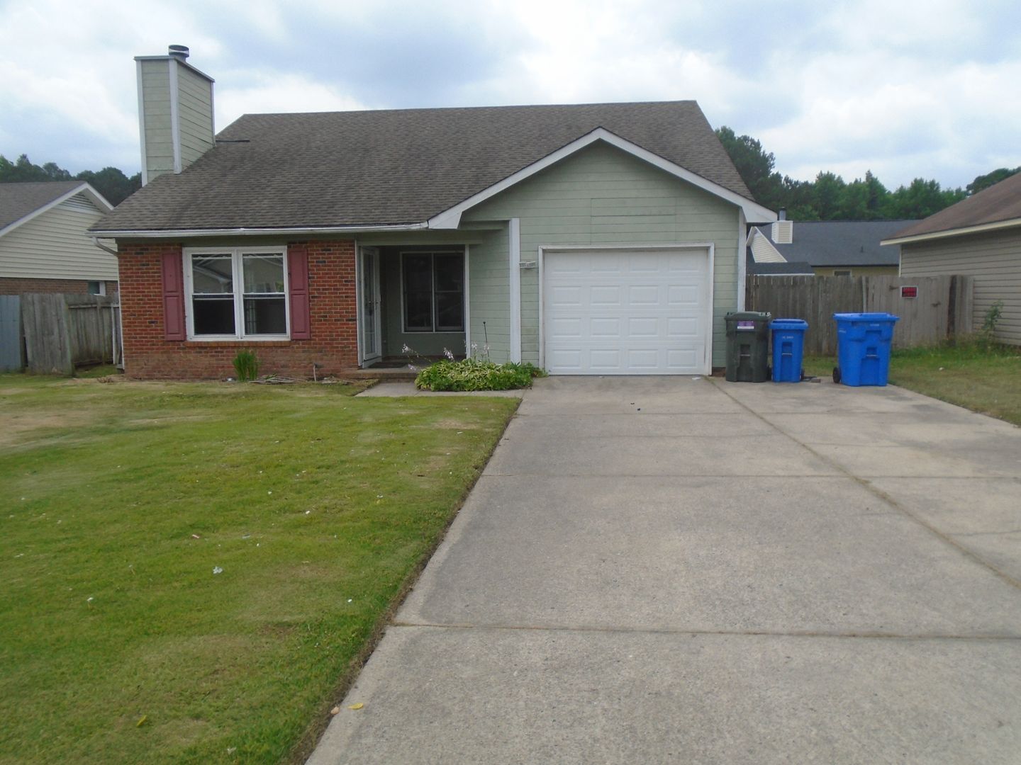 Fayetteville House: 5595 Quietwood Place