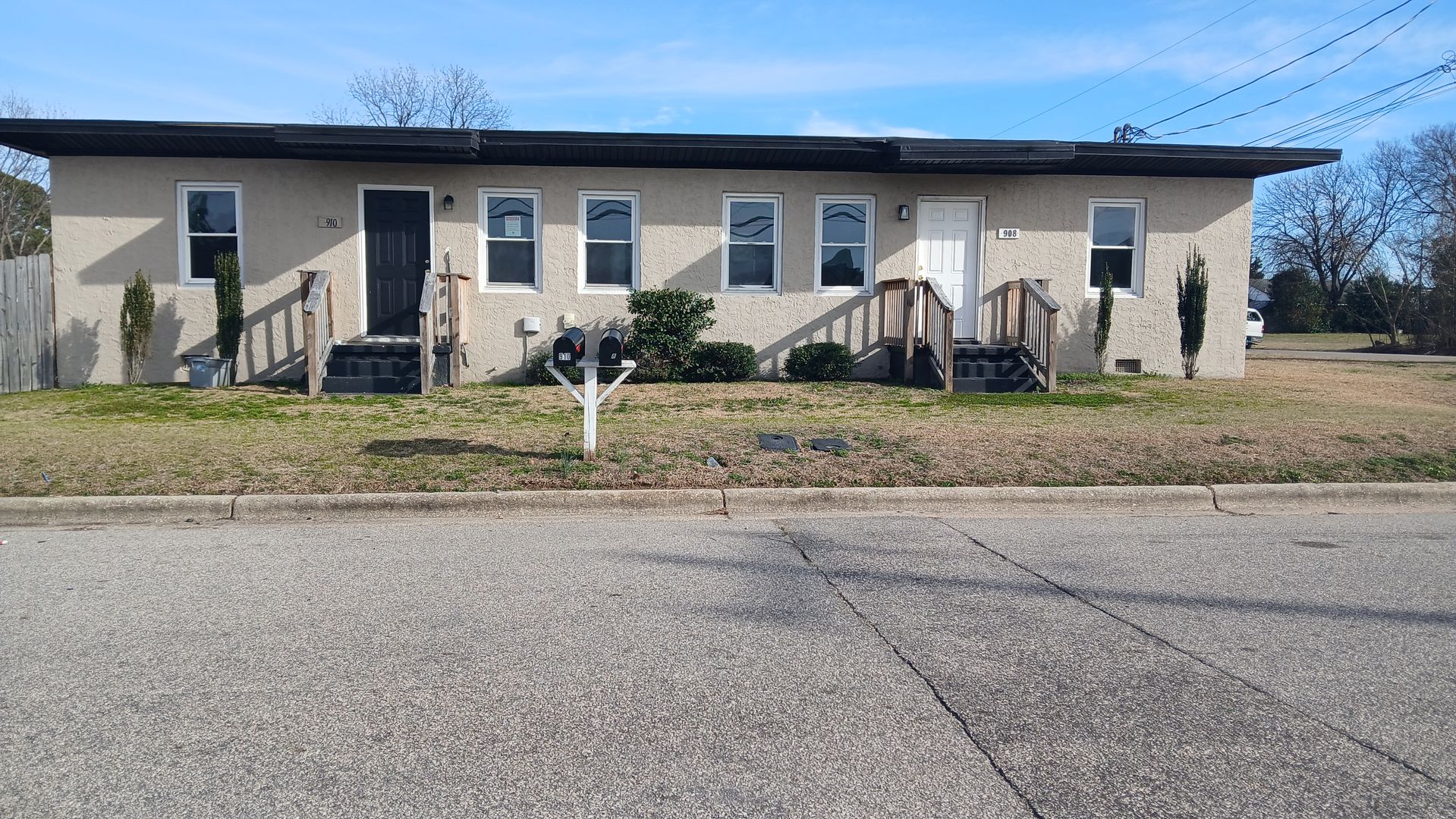 Fayetteville House: 908 William Clark Rd.