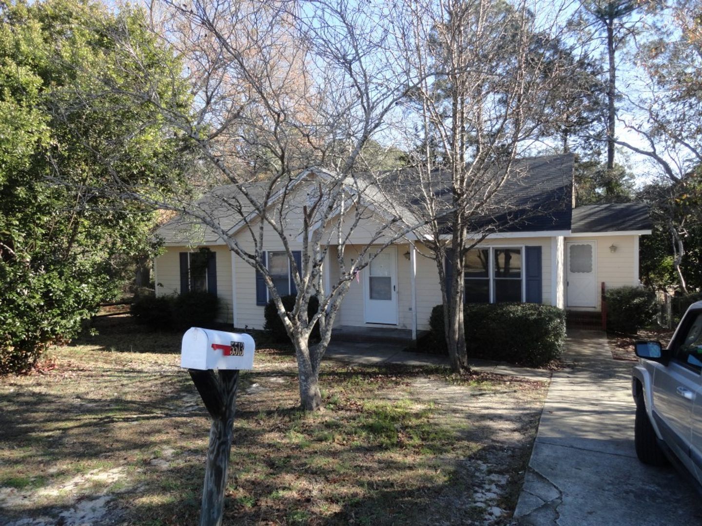 Hope Mills House: 5513 Brown St.