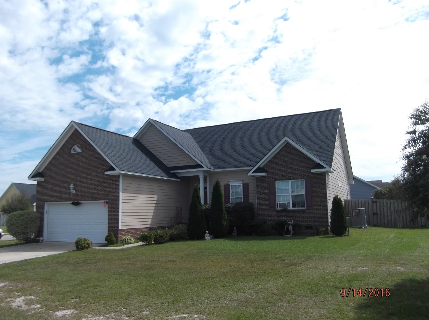 Hope Mills House: 5619 Walking Trail Way