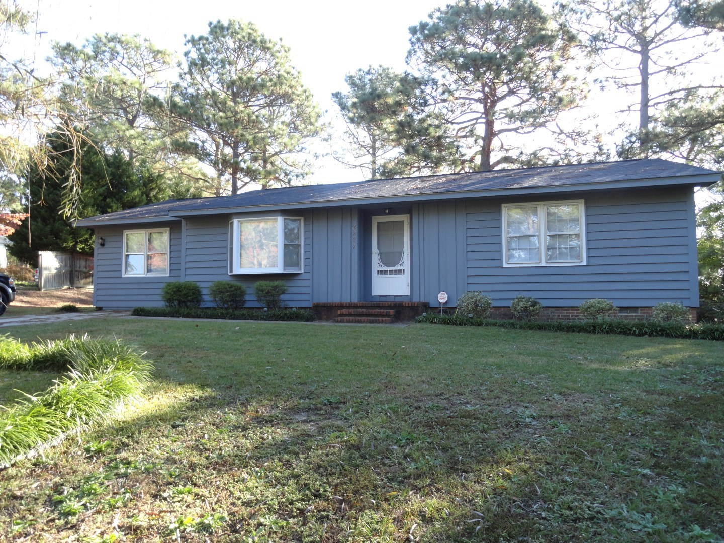 Hope Mills House: 4827 Legion Rd