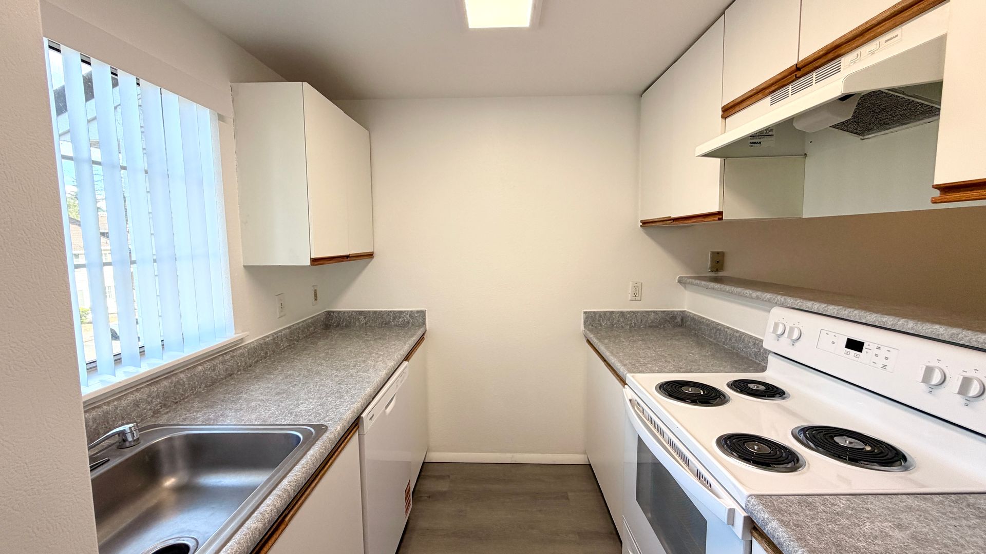 Auburn Apartment: 3702 Auburn Way S, Leasing Office
