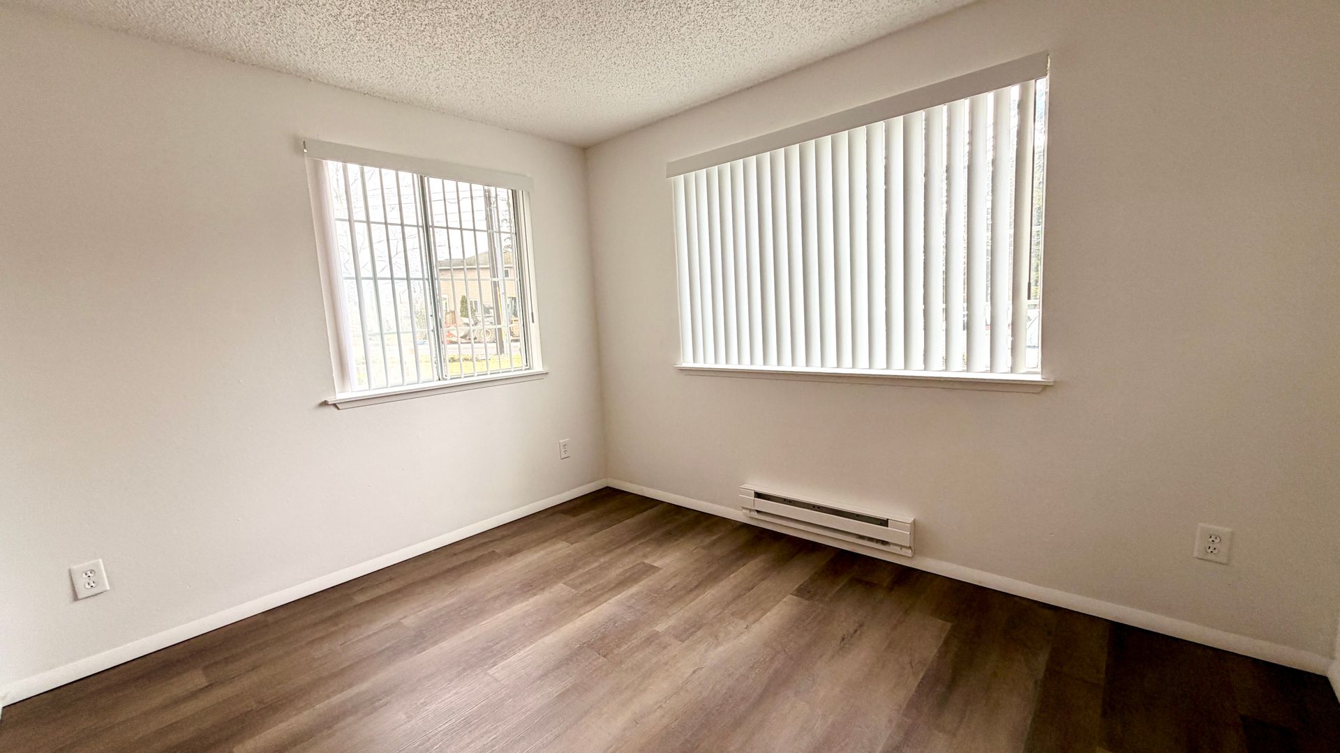 Auburn Apartment: 3702 Auburn Way S, Leasing Office