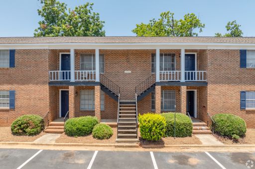 Start Your Next Chapter Here! - Sawyer Point 2 Bed 1.5 Bath – photo 1