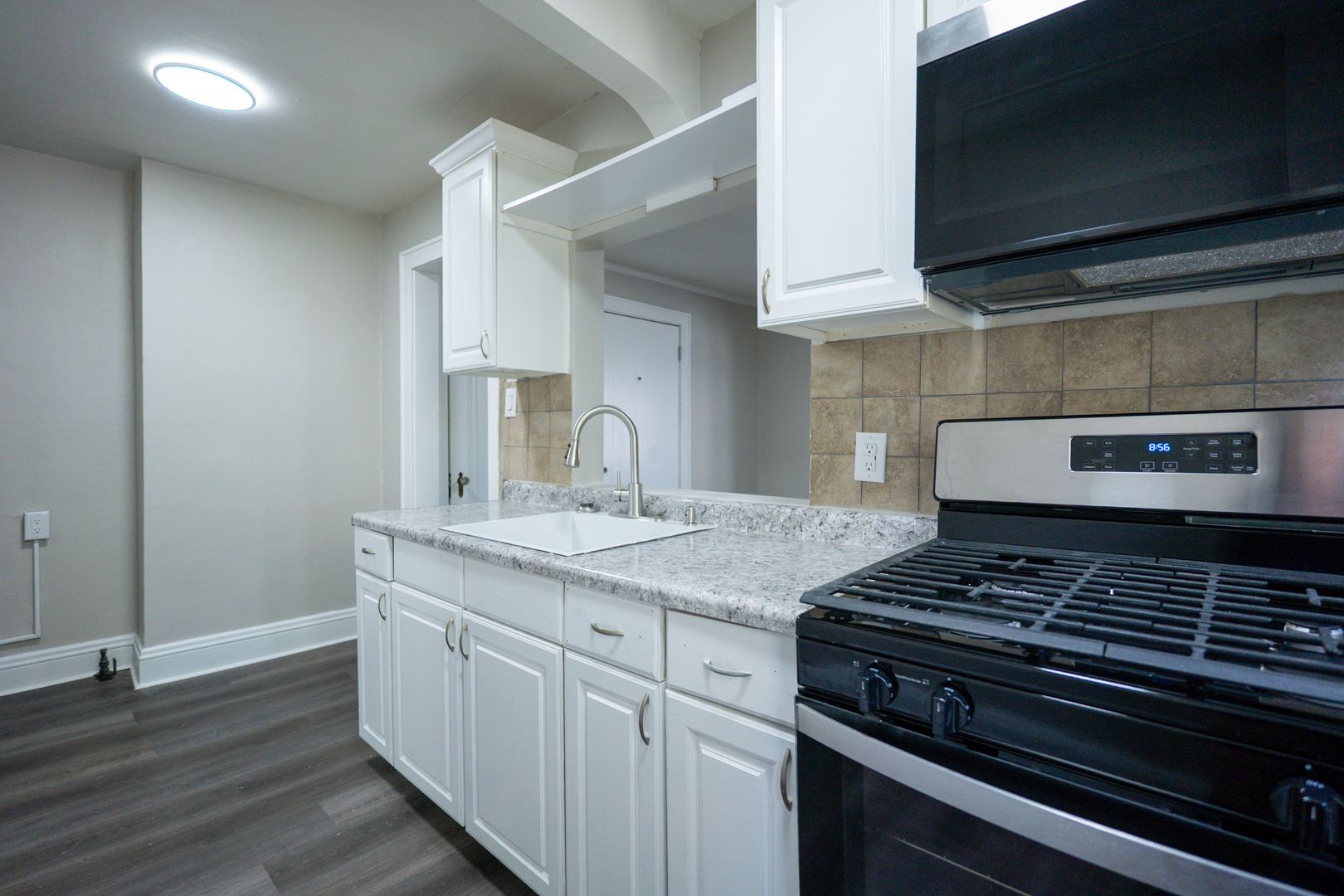 Akron Apartment: 833 Brown St