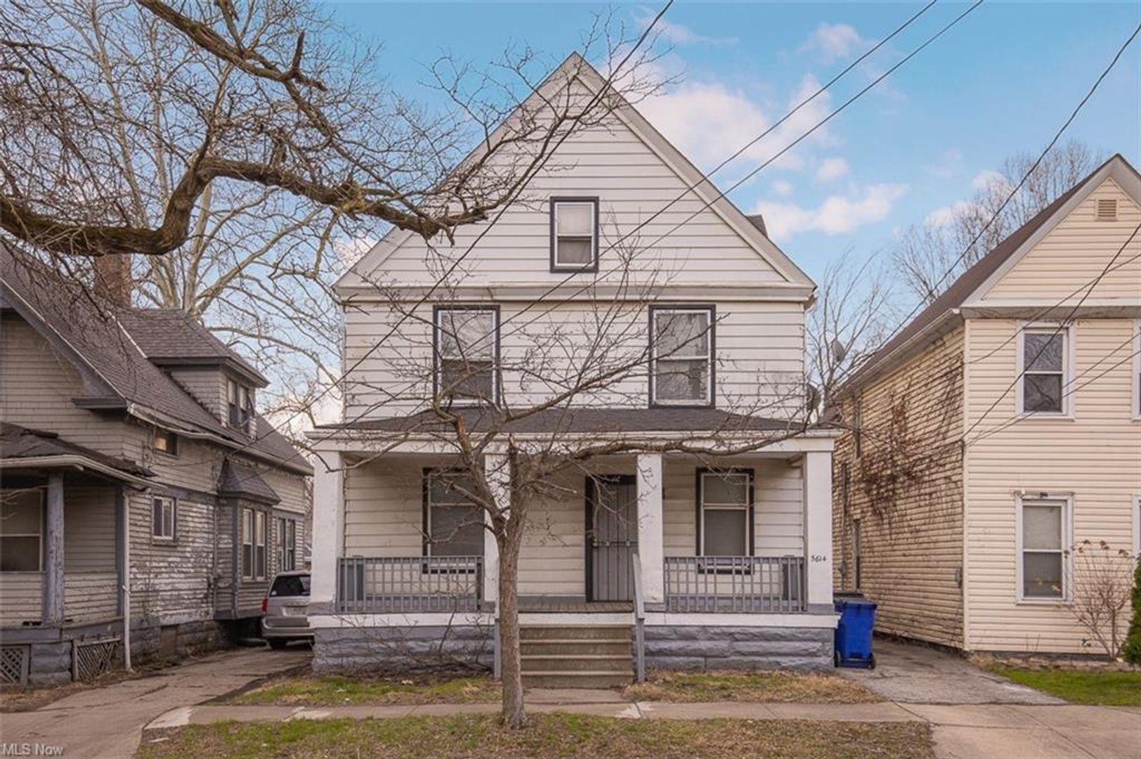 Cleveland House: 5614 Drake Ave, Cleveland