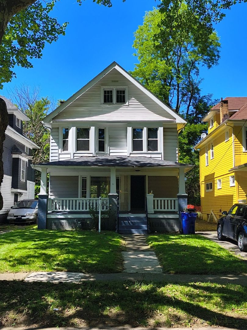 Cleveland House: 9901 Yale aveneu