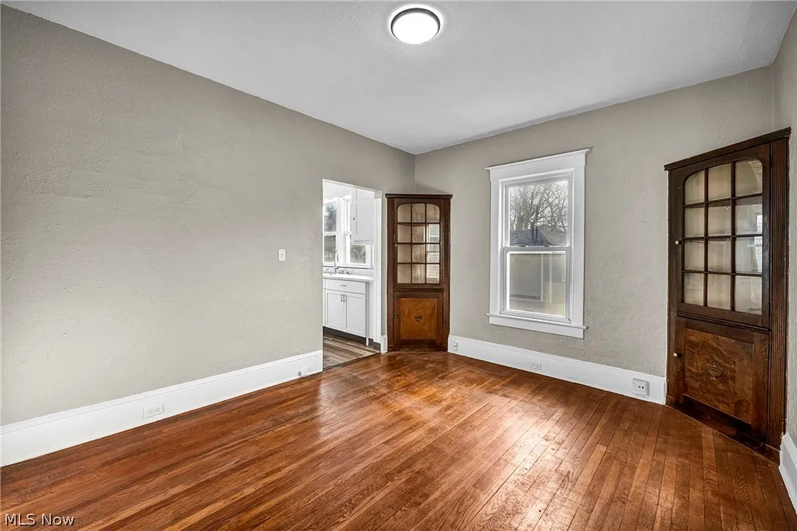 Cleveland House: 5614 Drake Ave, Cleveland