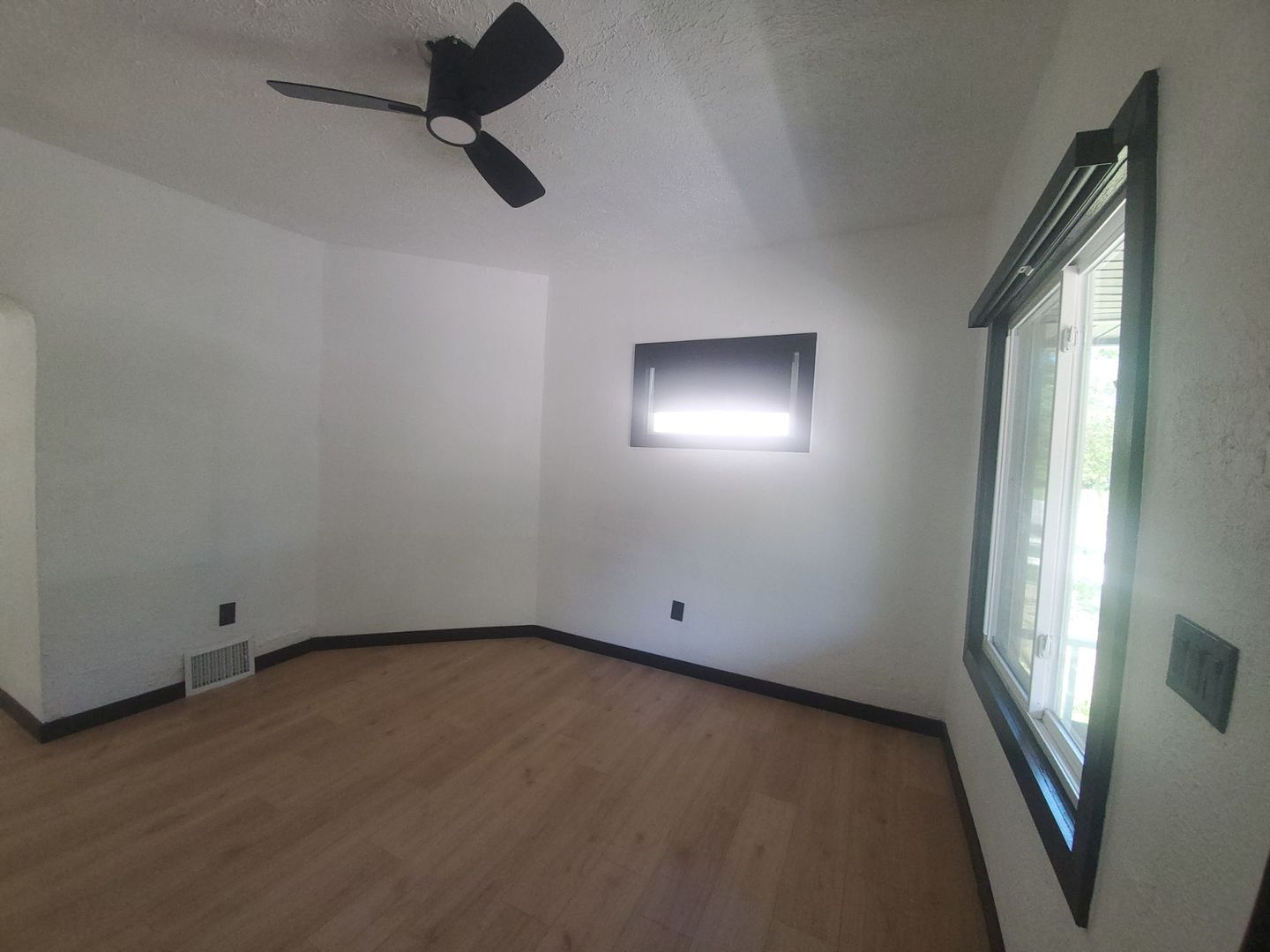 Cleveland Apartment: 1360 E 93rd St