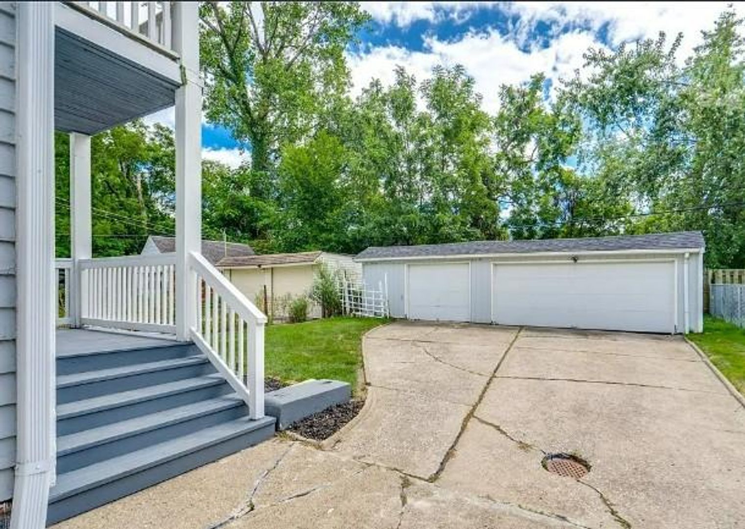 Cleveland Apartment: 14300 Darwin Ave