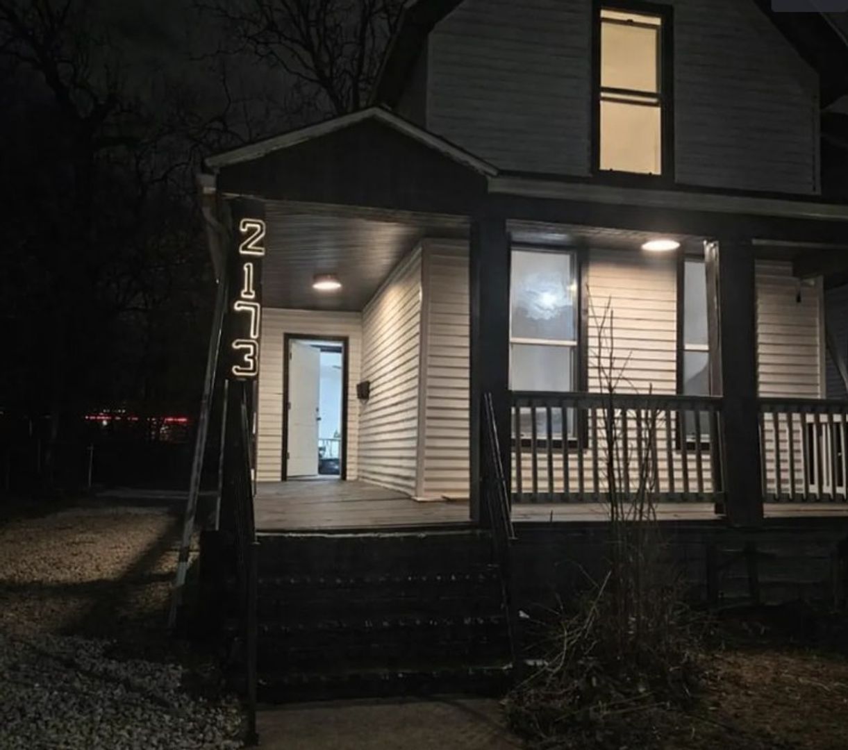 Cleveland House: 2173 E 73rd St