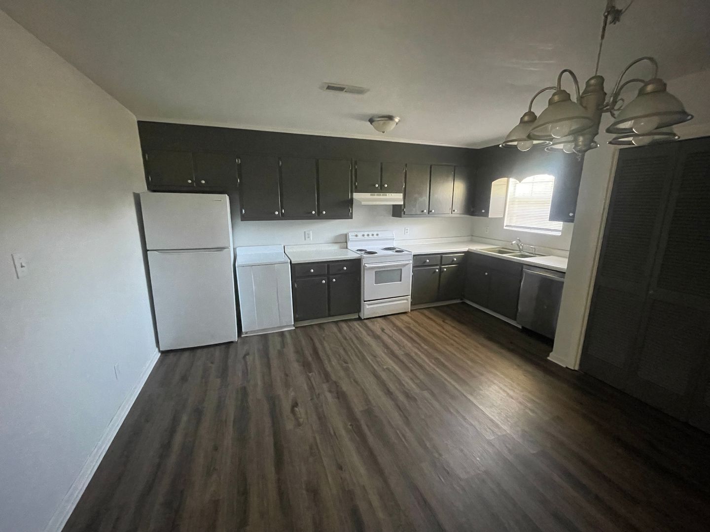 Cleveland Apartment: 3620 N Ocoee St