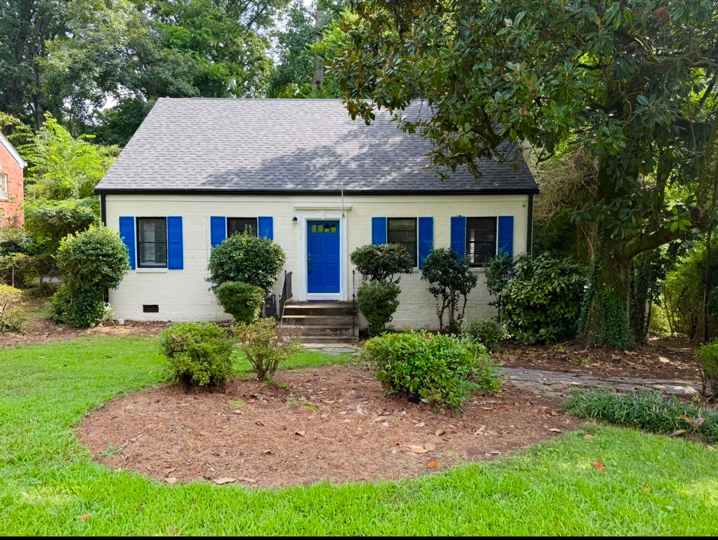 Atlanta House: 1982 Westminster Way NE