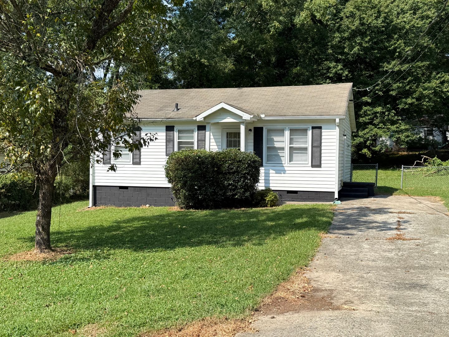 Mableton House: 6266 Lobelia Road SW