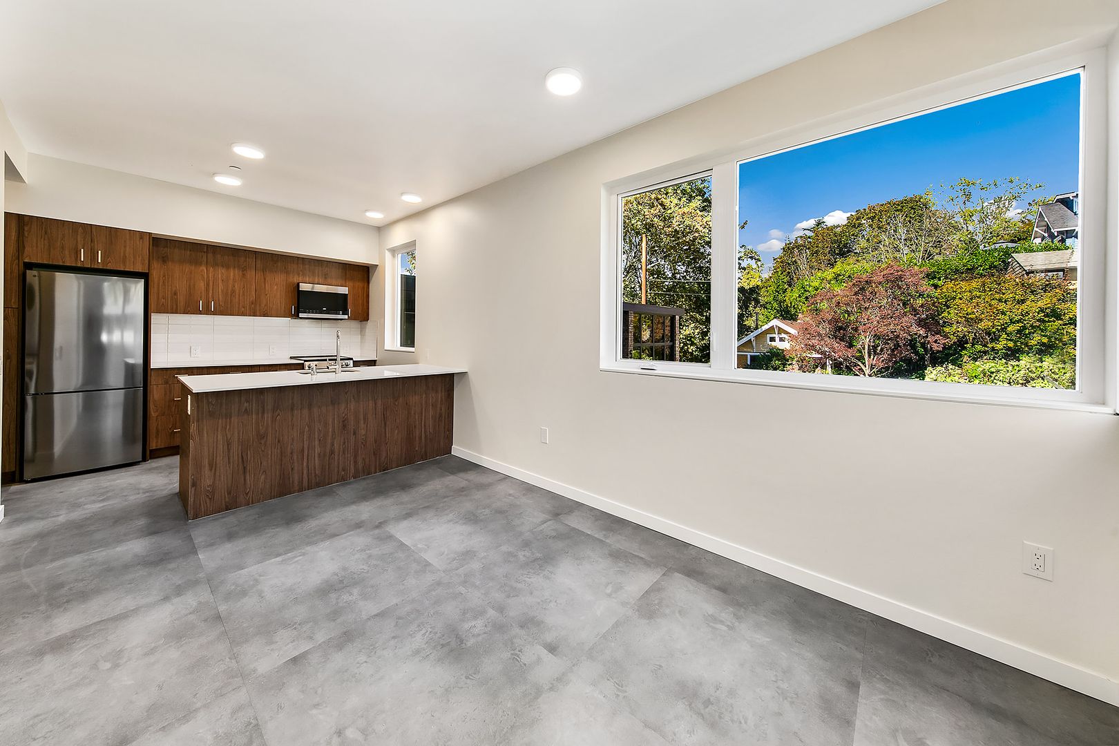 Seattle Apartment: 520 N 39th St