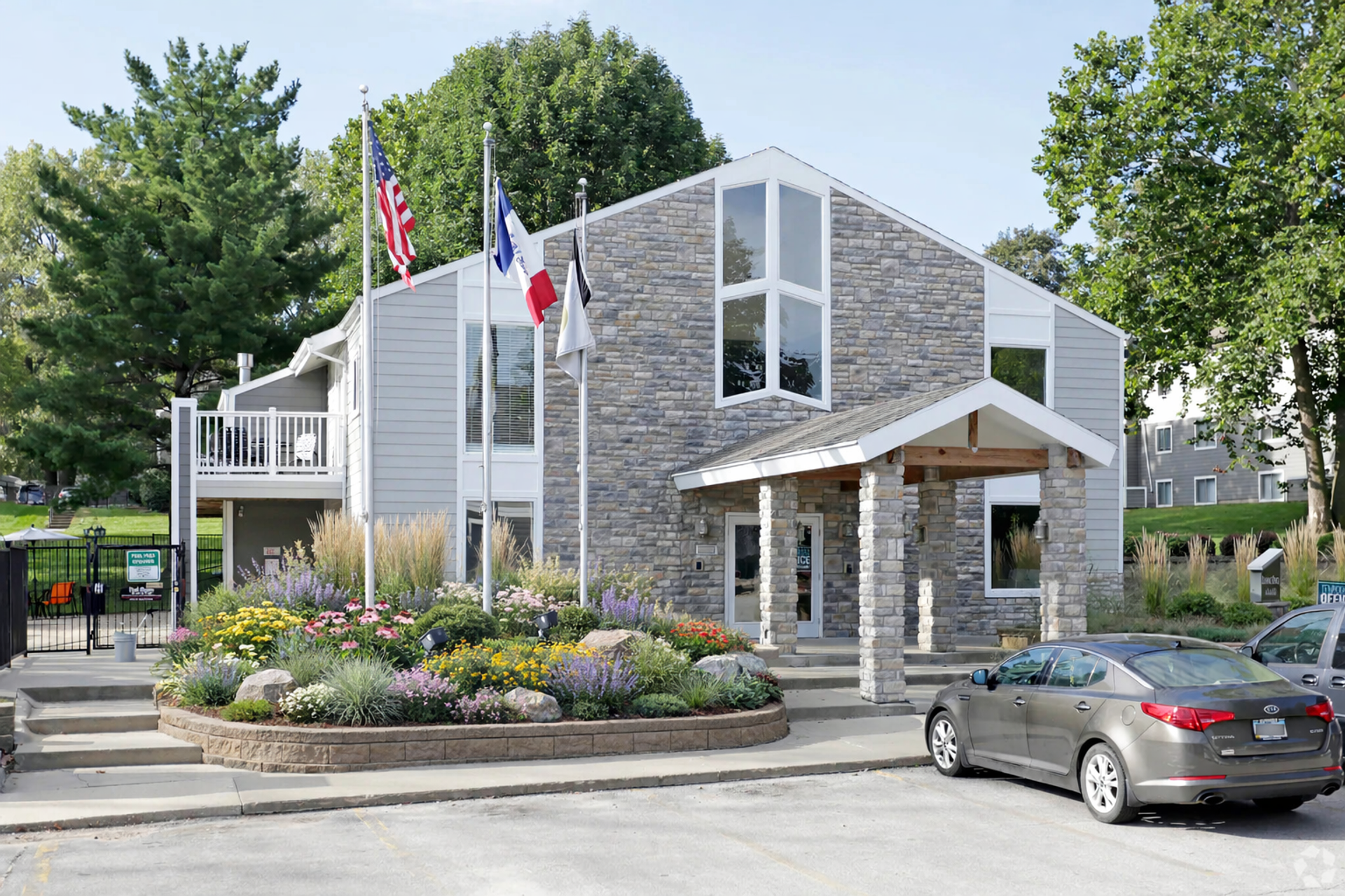 Des Moines Apartment: 4200 Park Ave