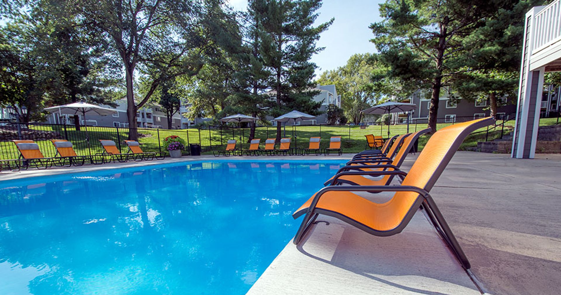 Pool at Weston Park (2 of 2)