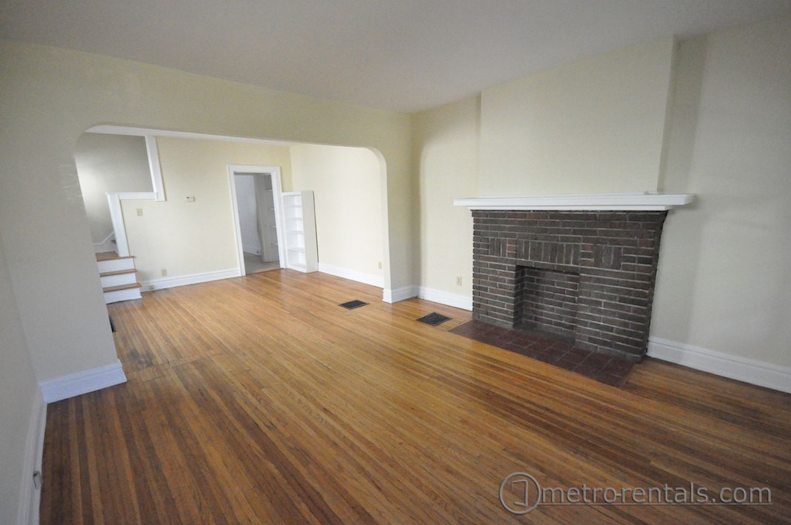 Columbus Apartment: 2682-2684 Hibbert Avenue