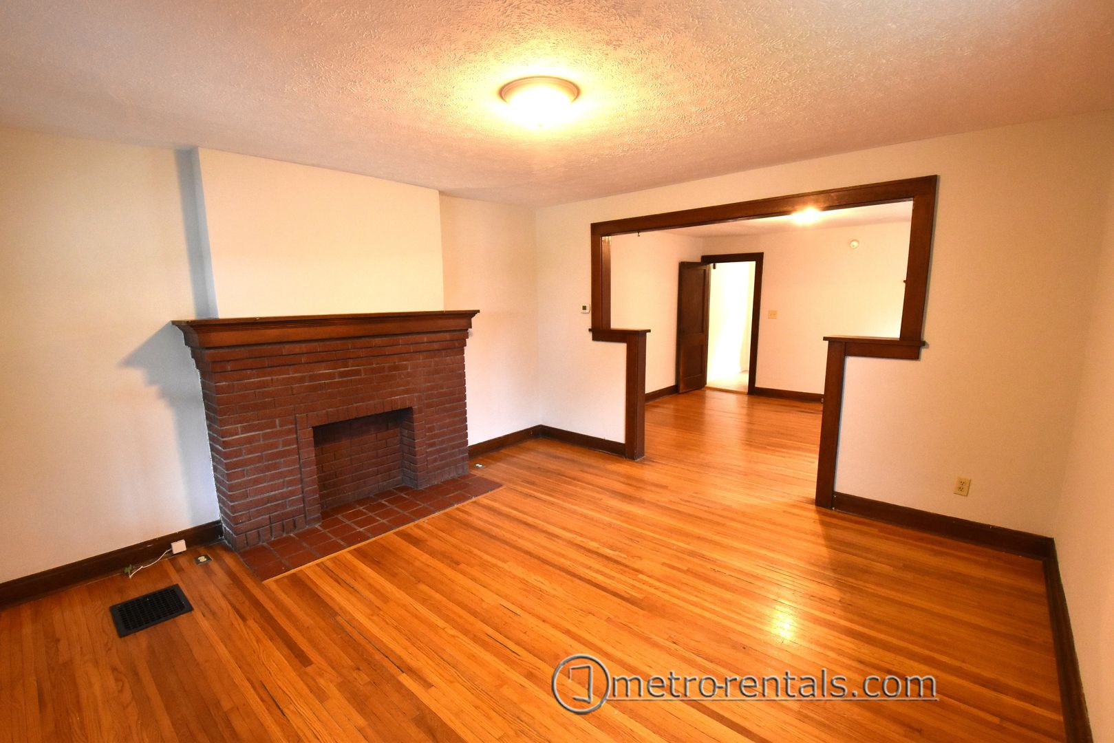 Columbus Apartment: 238-240 W Pacemont Road