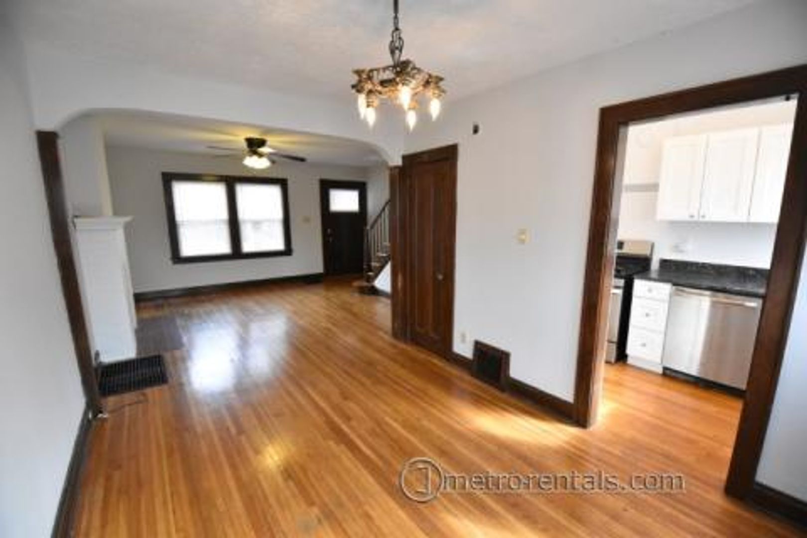 Columbus Apartment: 385-387 Arcadia Avenue