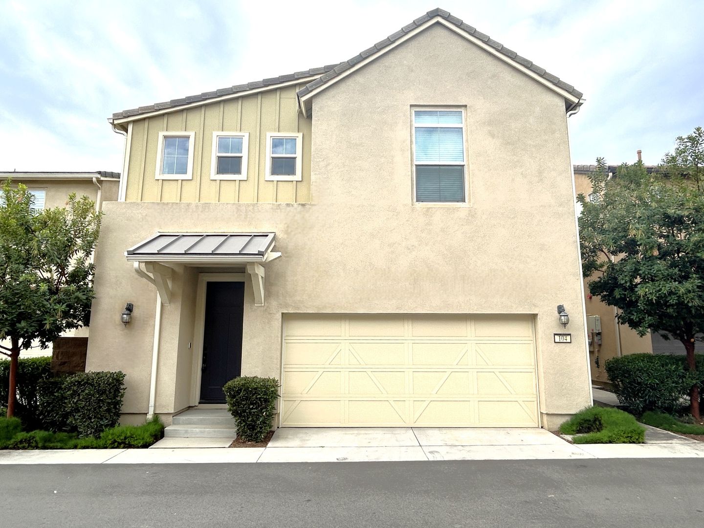 Corona House: 4170 Powell Way Unit 104