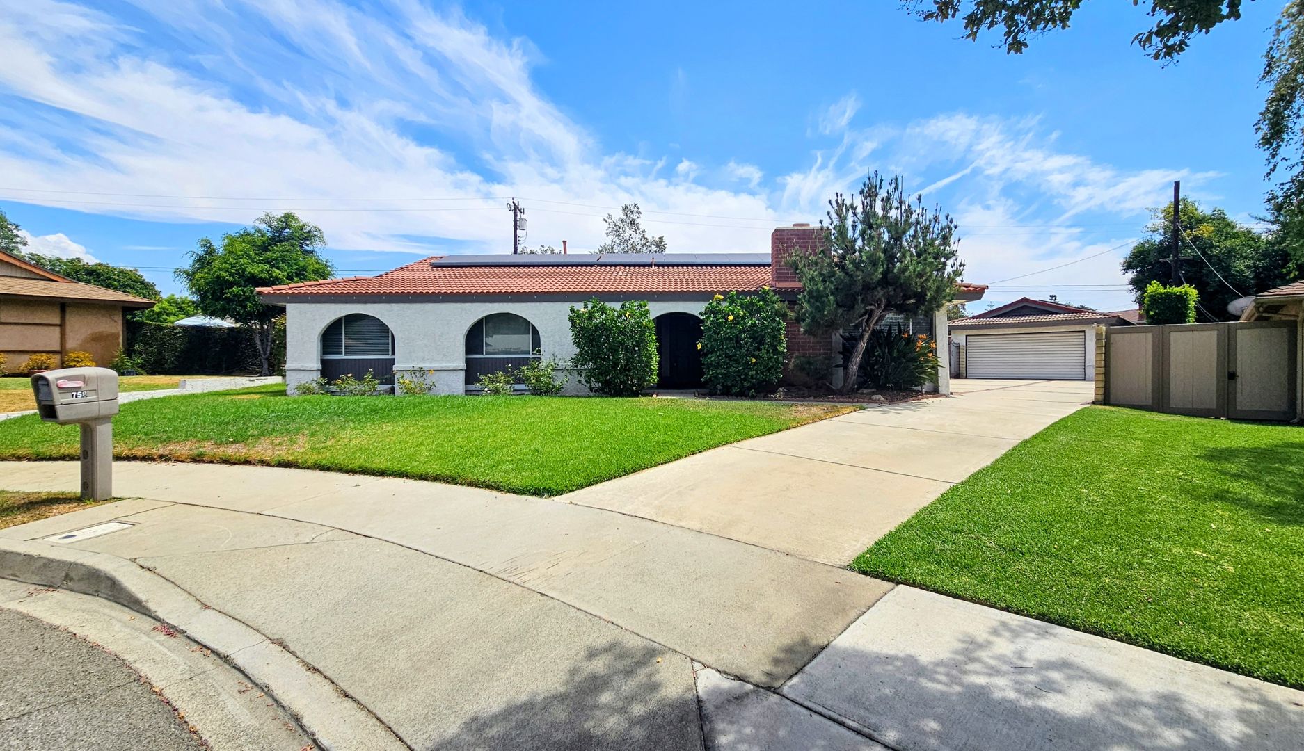 Glendora House: 758 E Cypress Ave