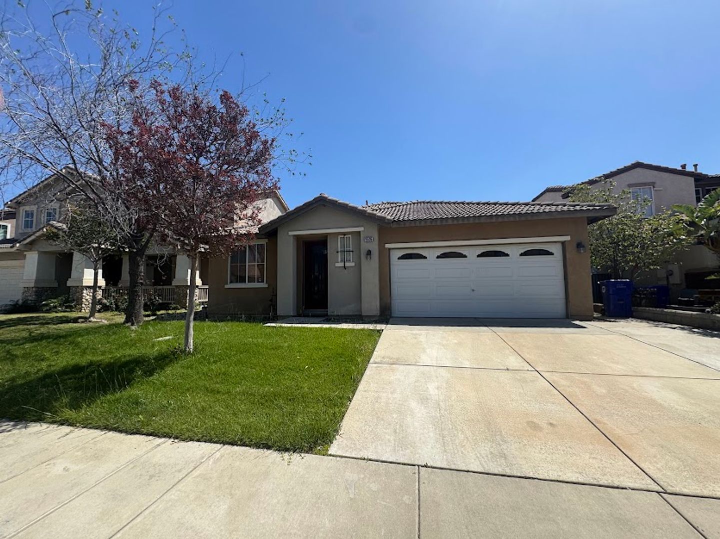 Fontana House: 15535 Caroline Street
