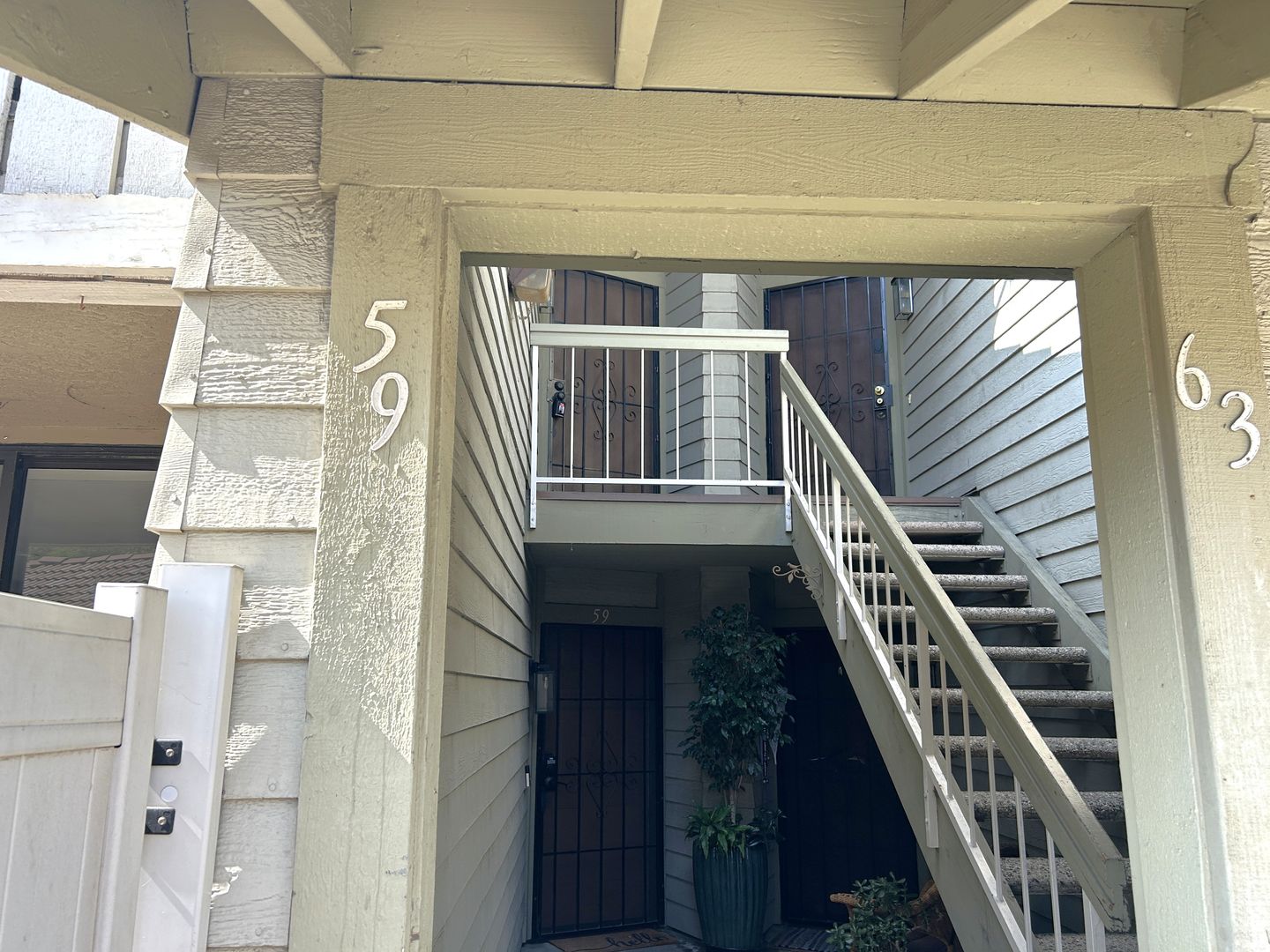 Pomona House: 59 Country Mile Rd