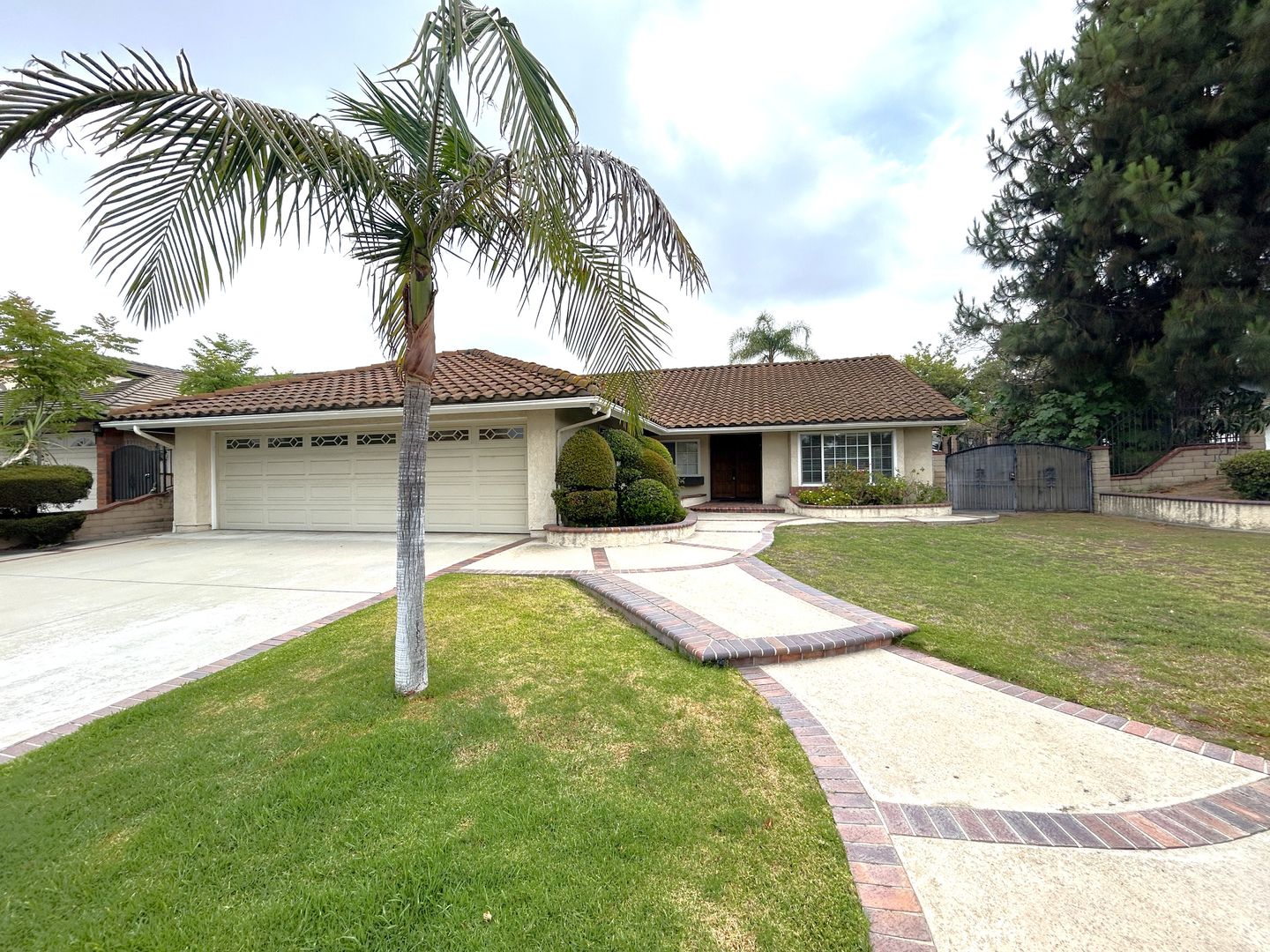 Walnut House: 904 Sky Meadow