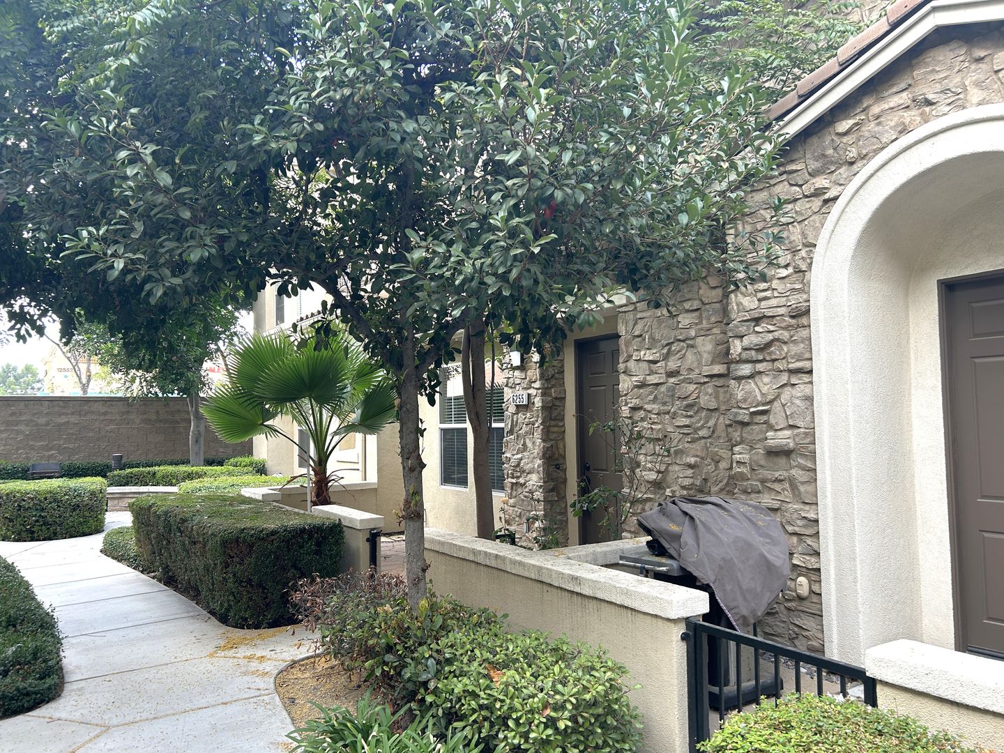 Eastvale House: 6255 Isidora Ln