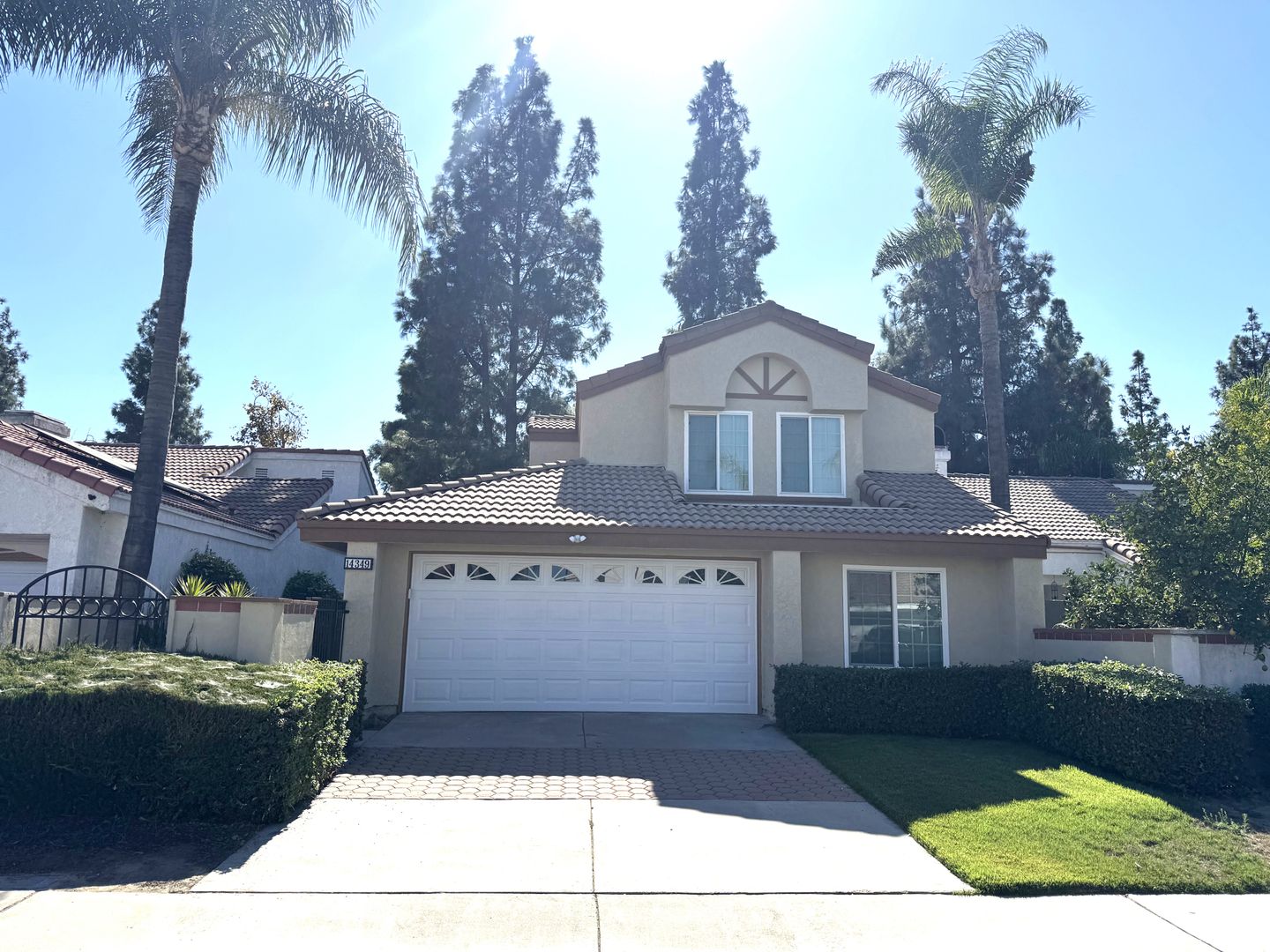 Fontana House: 14349 El Contento Ave